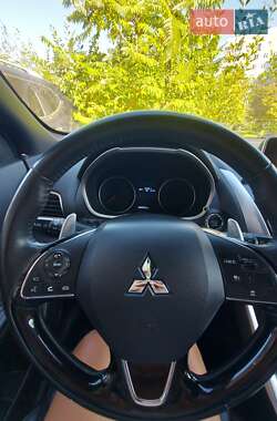 Позашляховик / Кросовер Mitsubishi Eclipse Cross 2020 в 