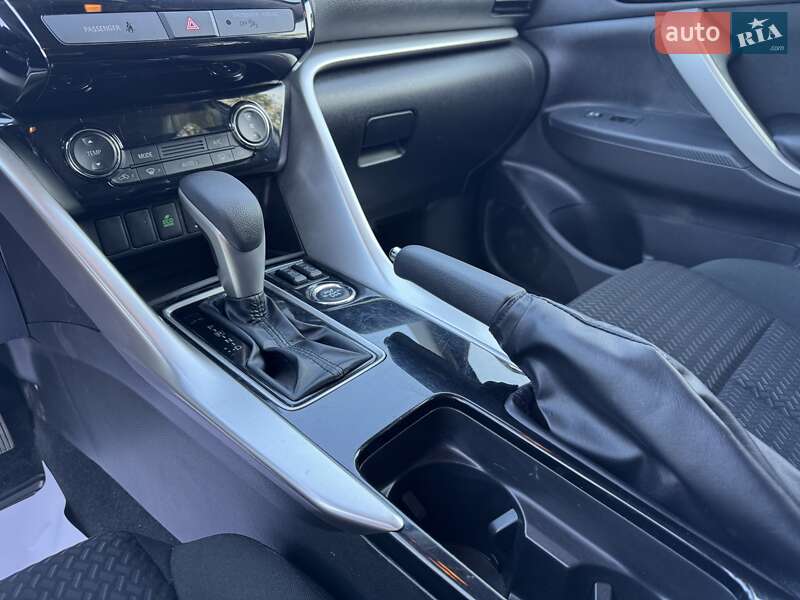 Позашляховик / Кросовер Mitsubishi Eclipse Cross 2022 в Дніпрі