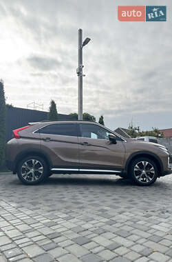 Позашляховик / Кросовер Mitsubishi Eclipse Cross 2020 в 