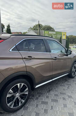 Позашляховик / Кросовер Mitsubishi Eclipse Cross 2020 в 