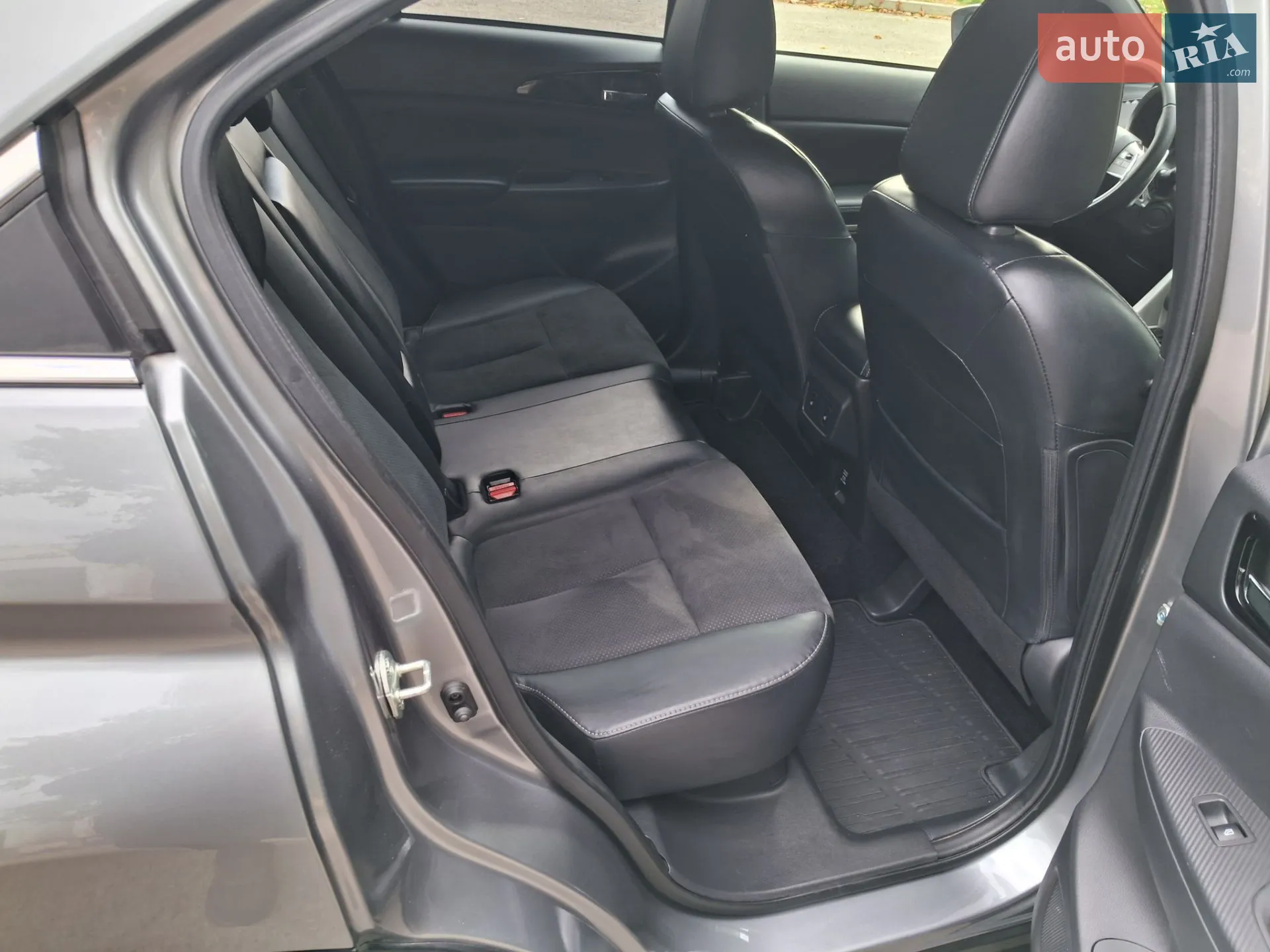 2022 Mitsubishi Eclipse Cross - мініатюра 46