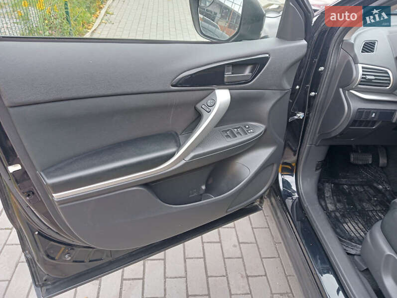 Позашляховик / Кросовер Mitsubishi Eclipse Cross 2020 в Києві фото 12 Позашляховик / Кросовер Mitsubishi Eclipse Cross 2020 в Києві