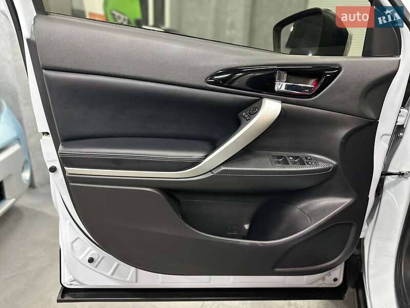 Внедорожник / Кроссовер Mitsubishi Eclipse Cross 2023 в Каменском фото 15 Внедорожник / Кроссовер Mitsubishi Eclipse Cross 2023 в Каменском