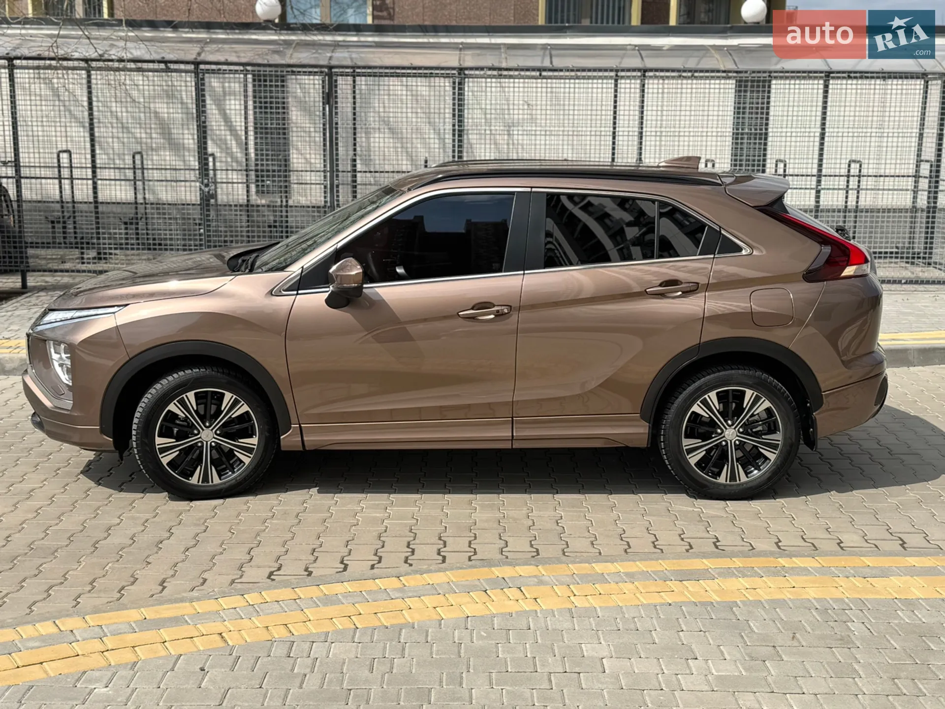 2021 Mitsubishi Eclipse Cross - мініатюра 8