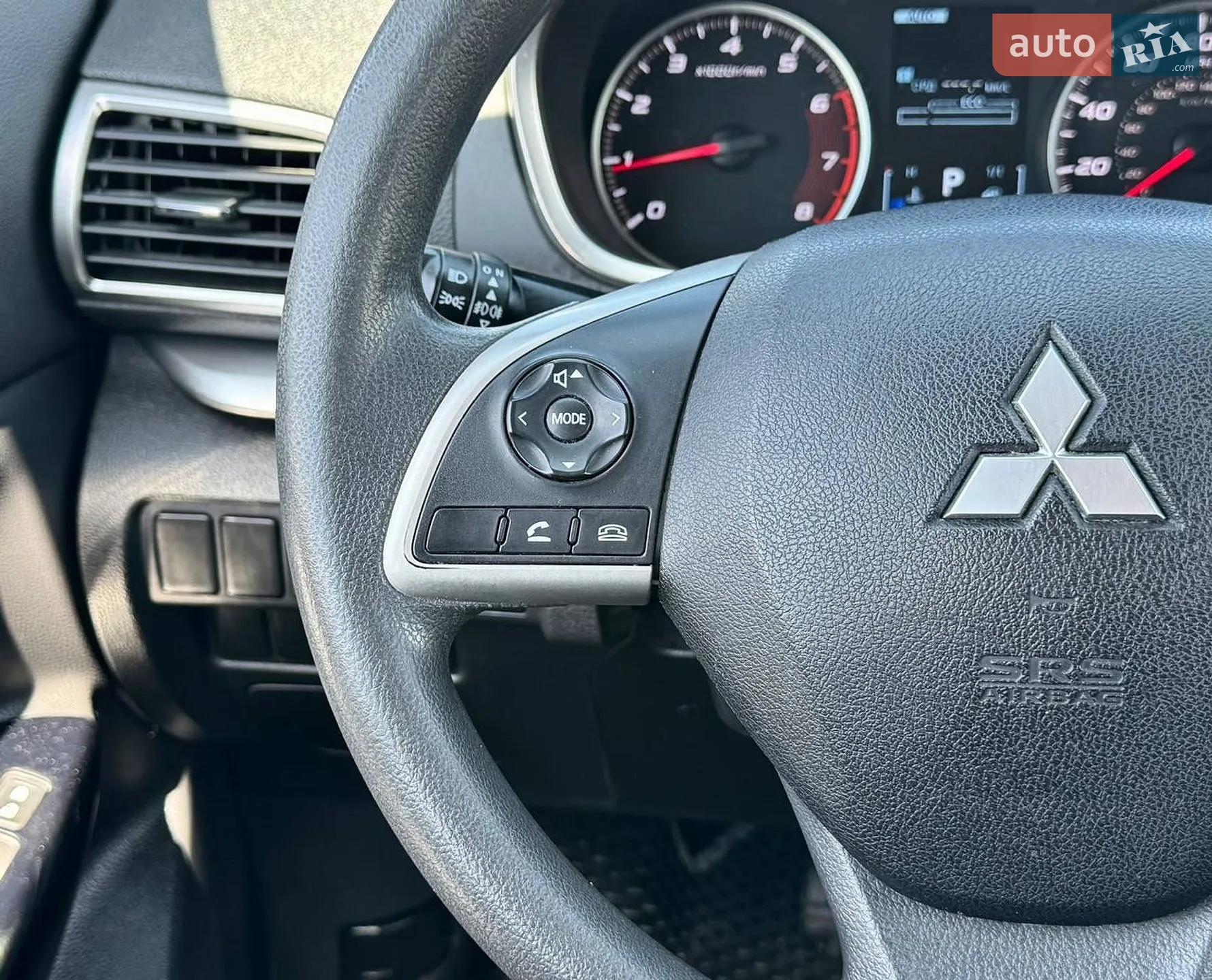 2018 Mitsubishi Eclipse Cross - мініатюра 31
