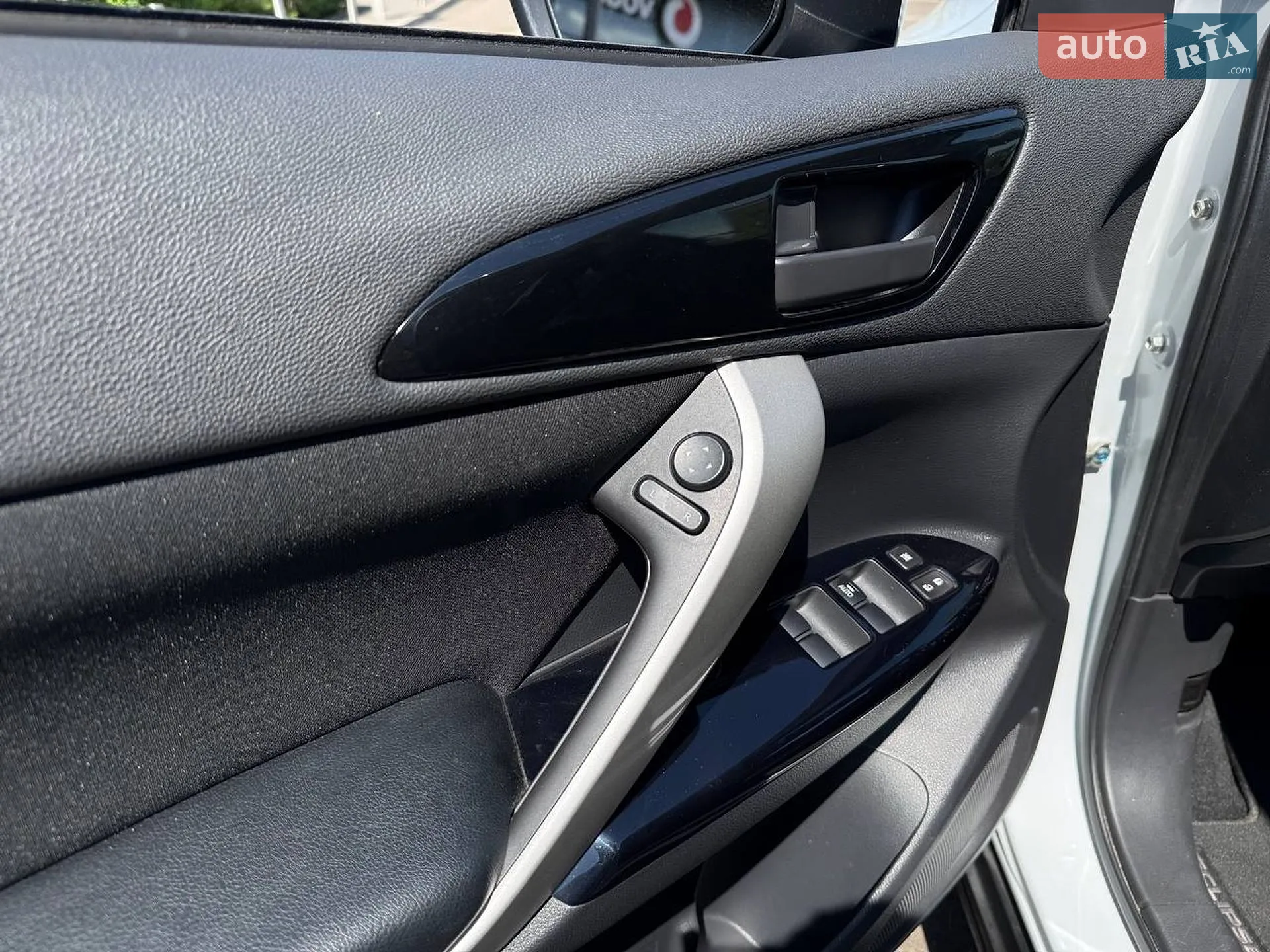 2022 Mitsubishi Eclipse Cross - мініатюра 9