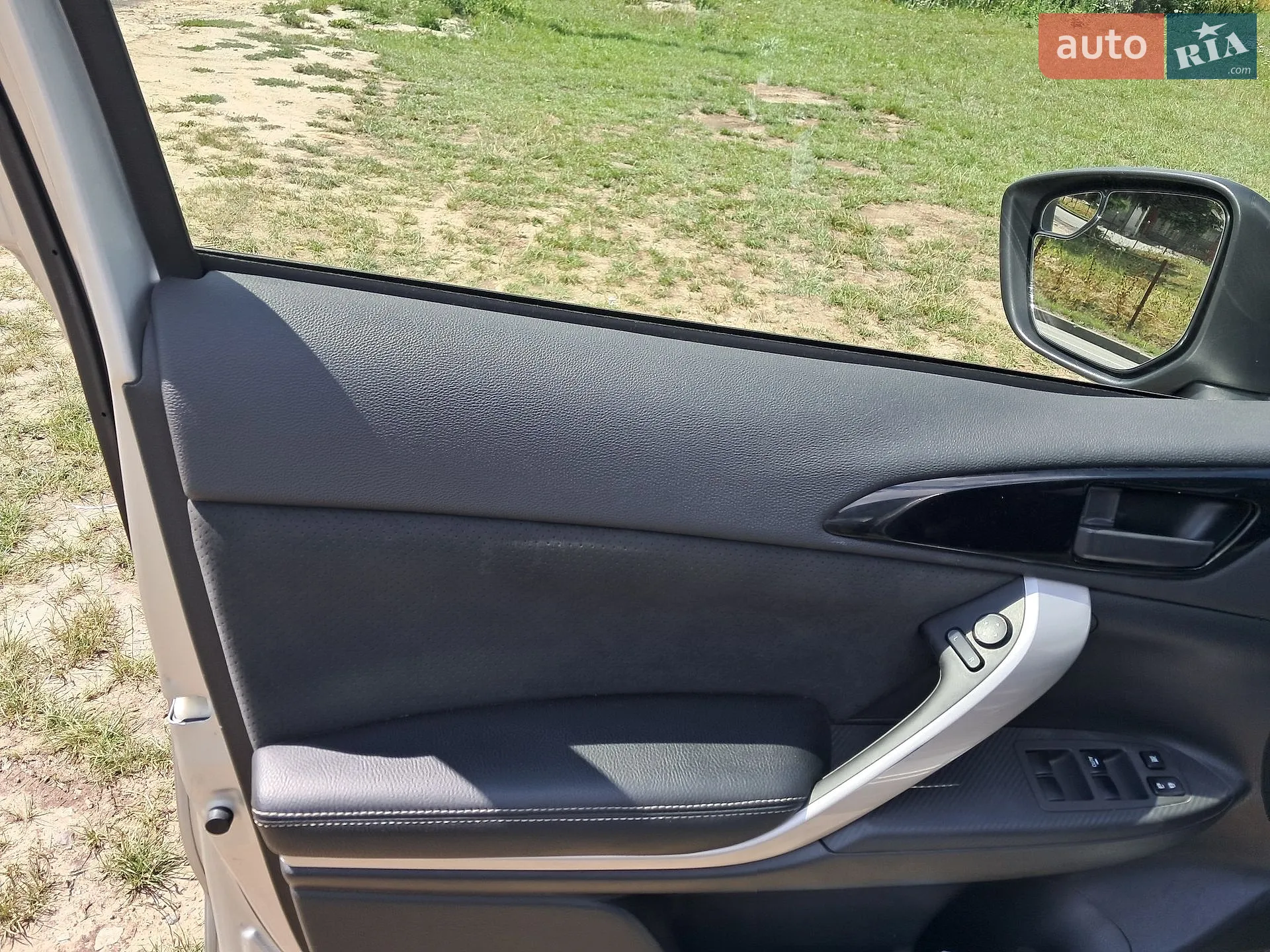 2022 Mitsubishi Eclipse Cross - мініатюра 15