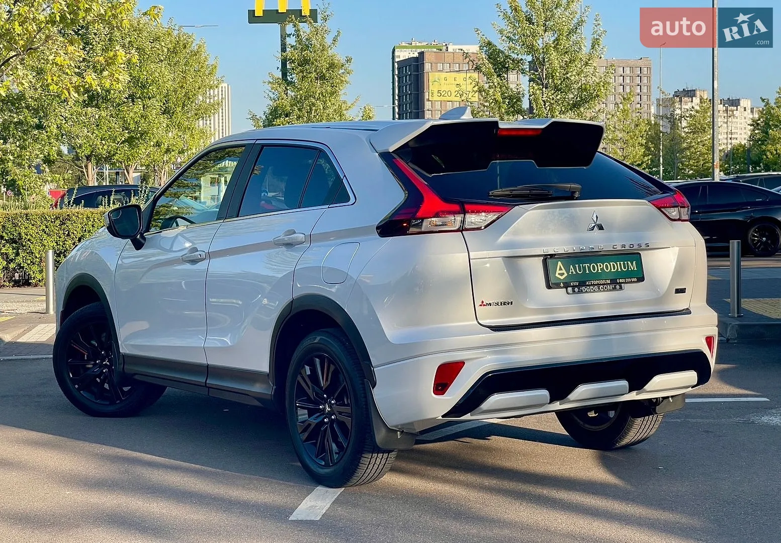 2022 Mitsubishi Eclipse Cross - мініатюра 8