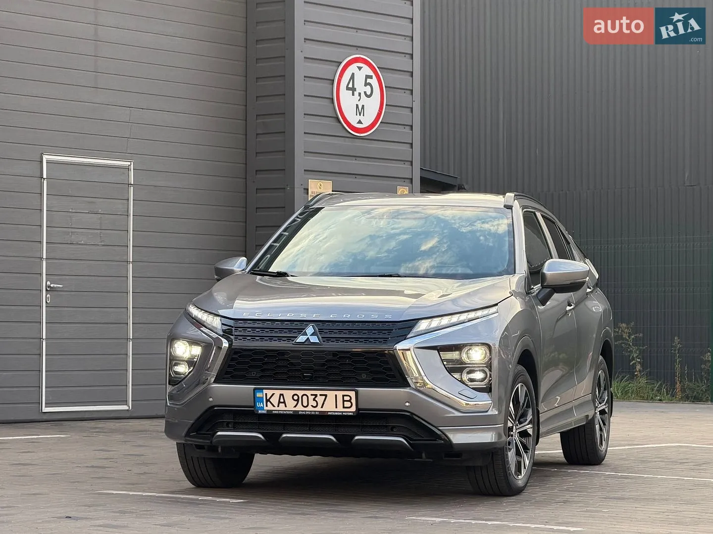 2022 Mitsubishi Eclipse Cross - мініатюра 3