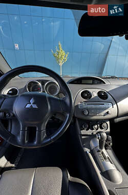 Кабриолет Mitsubishi Eclipse 2009 в 