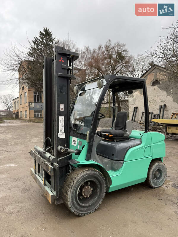 Вилочний навантажувач Mitsubishi FD 2011 в Чемерівцях