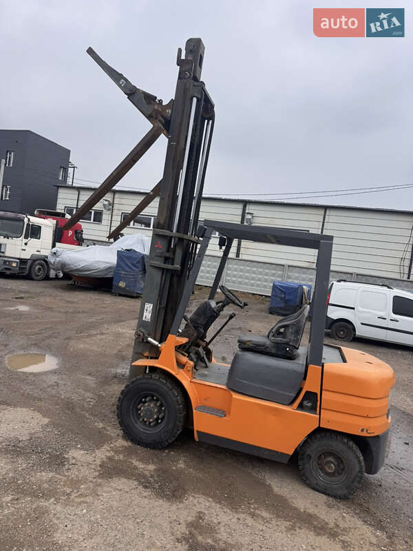 Вилочный погрузчик Mitsubishi FG 2000 в Одессе фото 5 Вилочный погрузчик Mitsubishi FG 2000 в Одессе