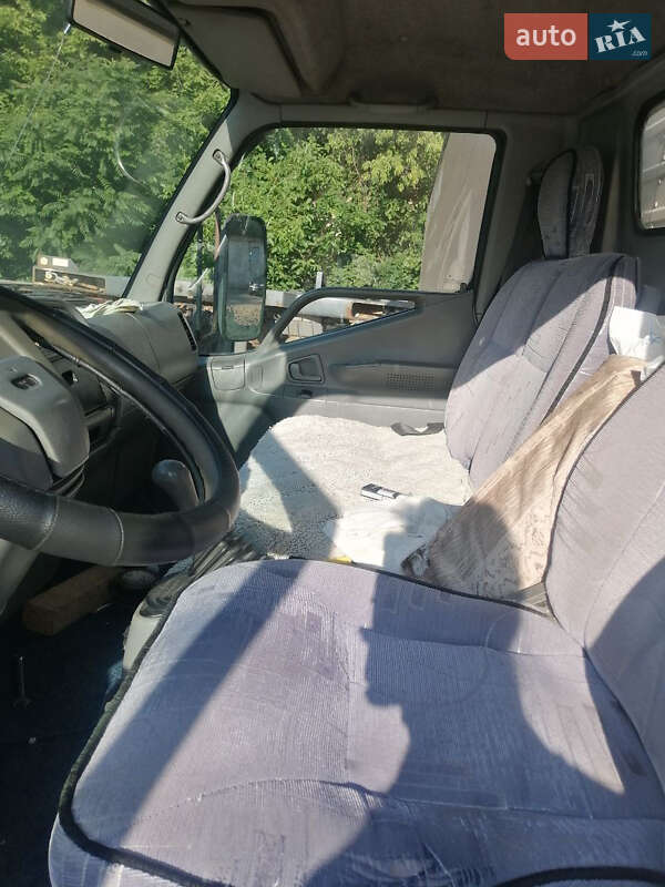 Вантажний фургон Mitsubishi Fuso Canter 2000 в Одесі