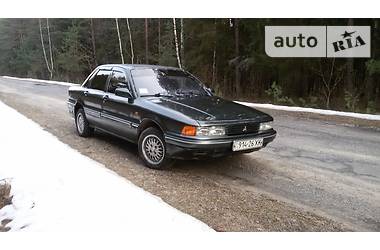 Седан Mitsubishi Galant 1988 в Романове