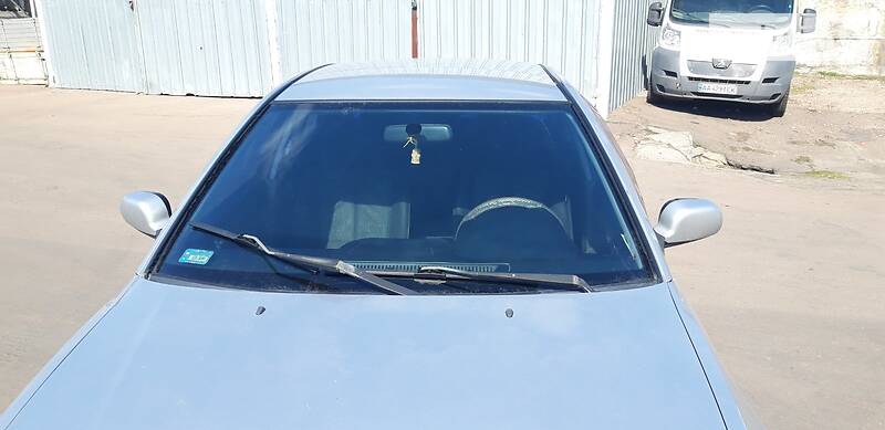 Седан Mitsubishi Galant 2001 в Києві