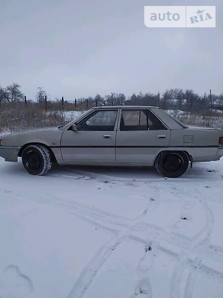 Седан Mitsubishi Galant 1987 в Селидовому