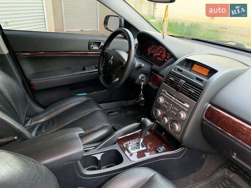 Седан Mitsubishi Galant 2008 в Чернівцях