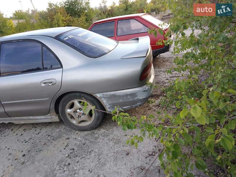 Седан Mitsubishi Galant 1993 в Теплодаре