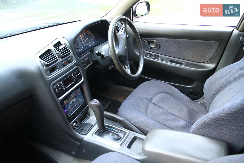 Седан Mitsubishi Galant 1993 в Одесі