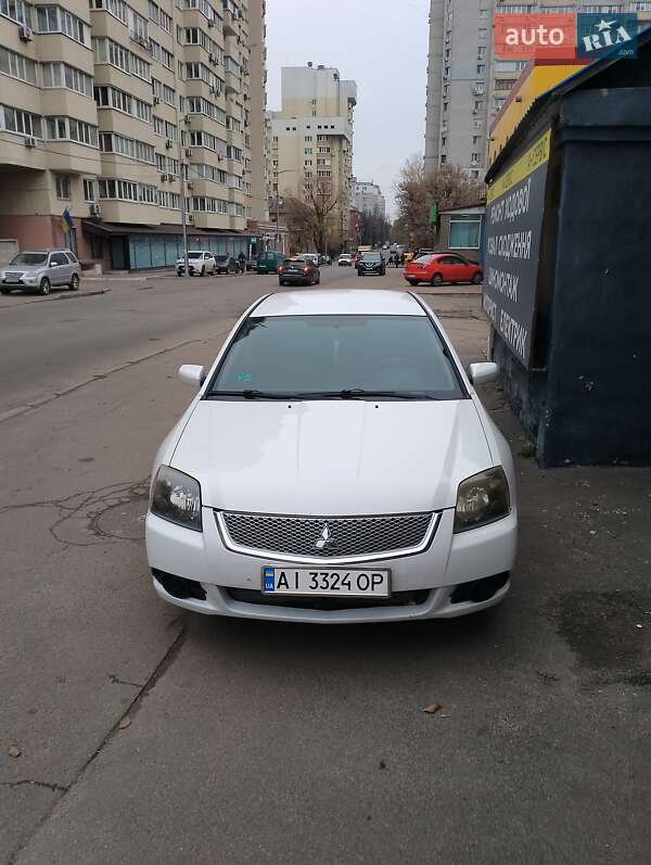 Седан Mitsubishi Galant 2010 в Киеве