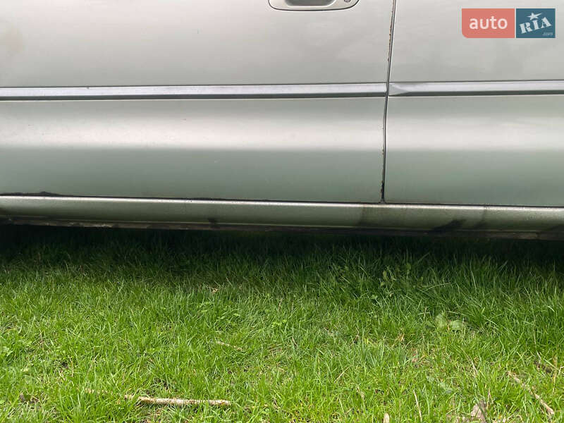 Седан Mitsubishi Galant 1995 в Одесі