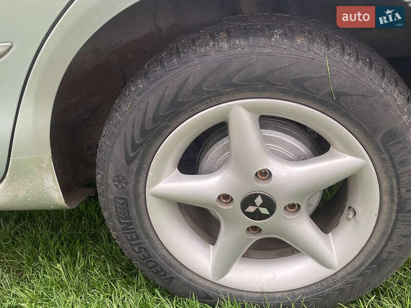 Седан Mitsubishi Galant 1995 в Одесі