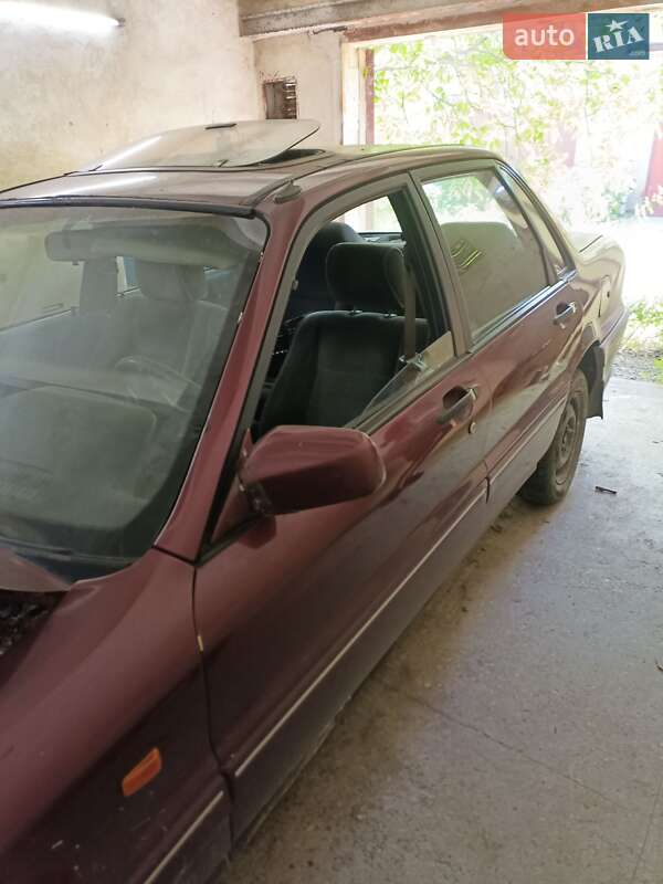 Седан Mitsubishi Galant 1992 в Запорожье
