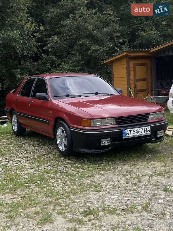 Седан Mitsubishi Galant 1990 в Верховині