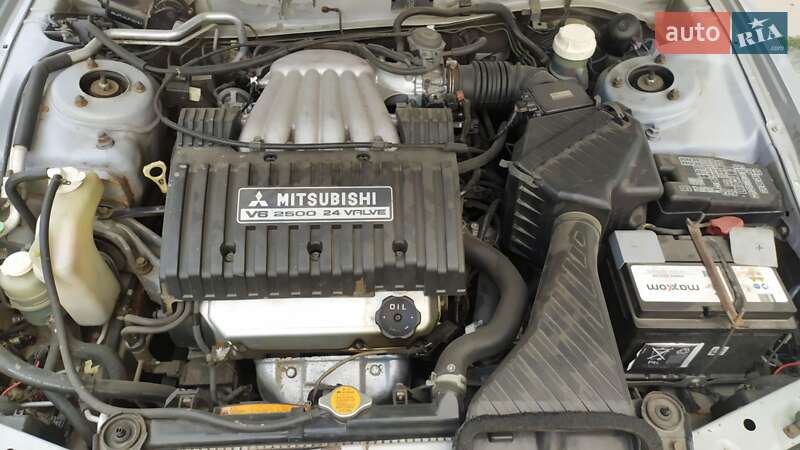 Седан Mitsubishi Galant 2001 в Саврані