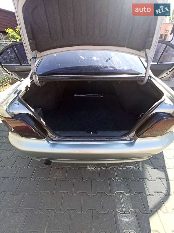 Седан Mitsubishi Galant 1998 в Черновцах