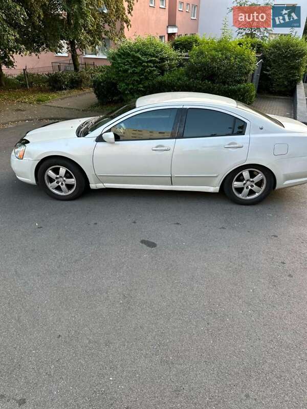 Седан Mitsubishi Galant 2004 в Миколаєві