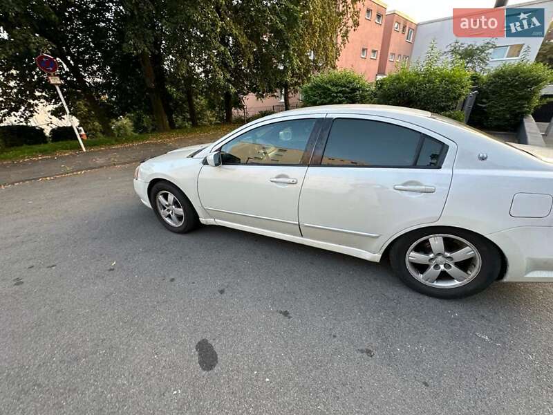 Седан Mitsubishi Galant 2004 в Миколаєві