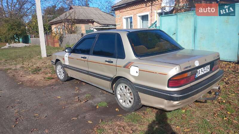 Седан Mitsubishi Galant 1990 в Знаменке