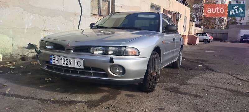 Седан Mitsubishi Galant 1993 в Одессе
