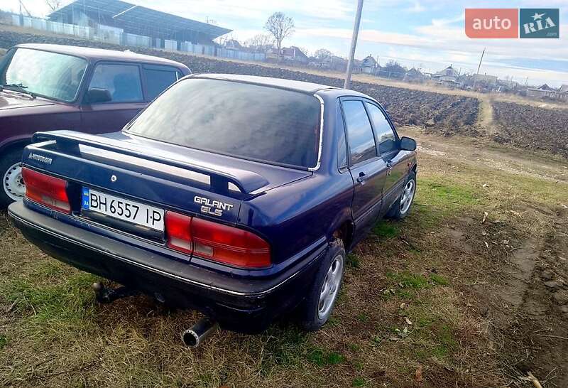 Седан Mitsubishi Galant 1988 в Овидиополе