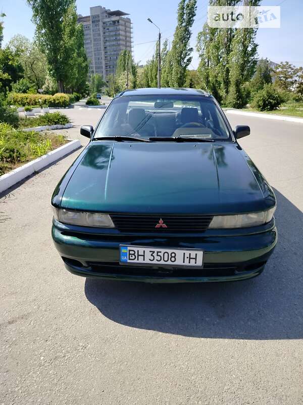 Седан Mitsubishi Galant 1990 в Одесі