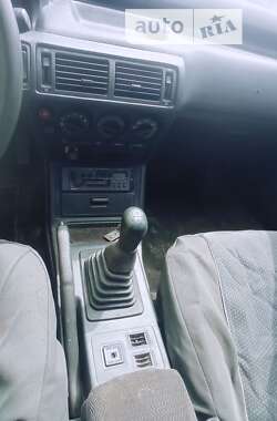 Седан Mitsubishi Galant 1988 в Ивано-Франковске