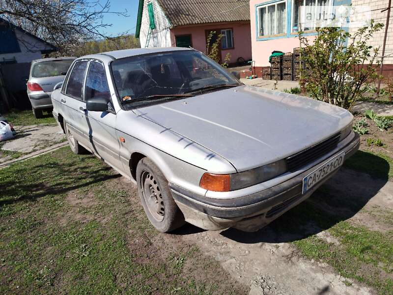 Седан Mitsubishi Galant 1989 в Вишневом