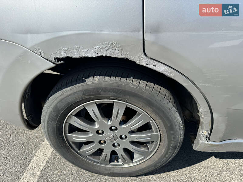 Седан Mitsubishi Galant 2008 в Киеве