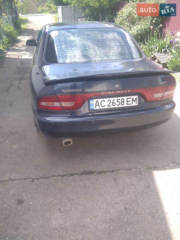 Седан Mitsubishi Galant 1995 в Луцке