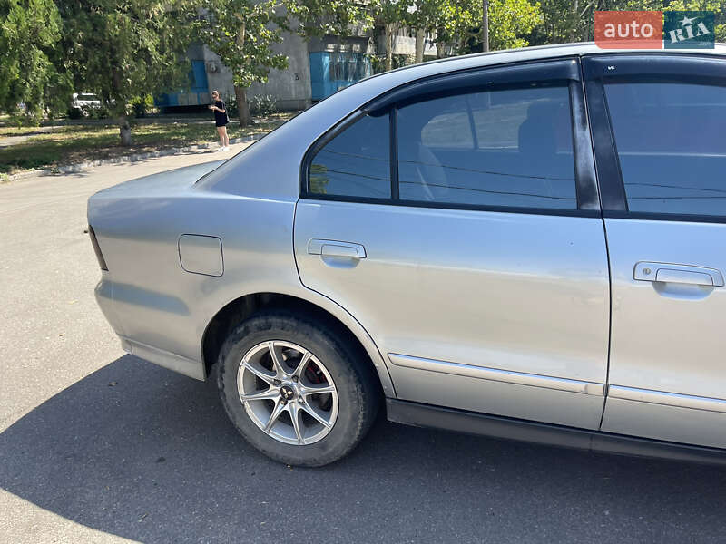 Седан Mitsubishi Galant 1997 в Измаиле