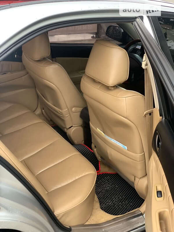 Седан Mitsubishi Galant 1998 в Львове