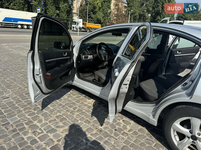 Седан Mitsubishi Galant 2007 в Каменец-Подольском