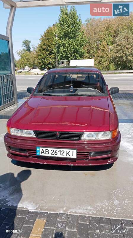 Лифтбек Mitsubishi Galant 1992 в Гайсине