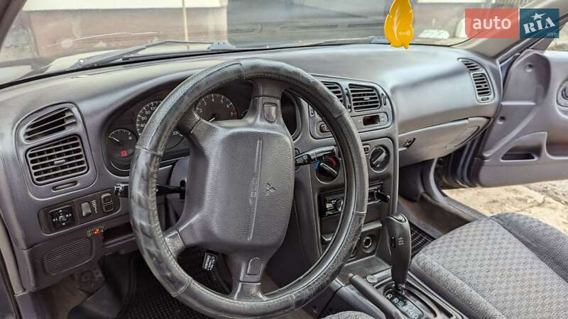 Ліфтбек Mitsubishi Galant 1993 в Шумську