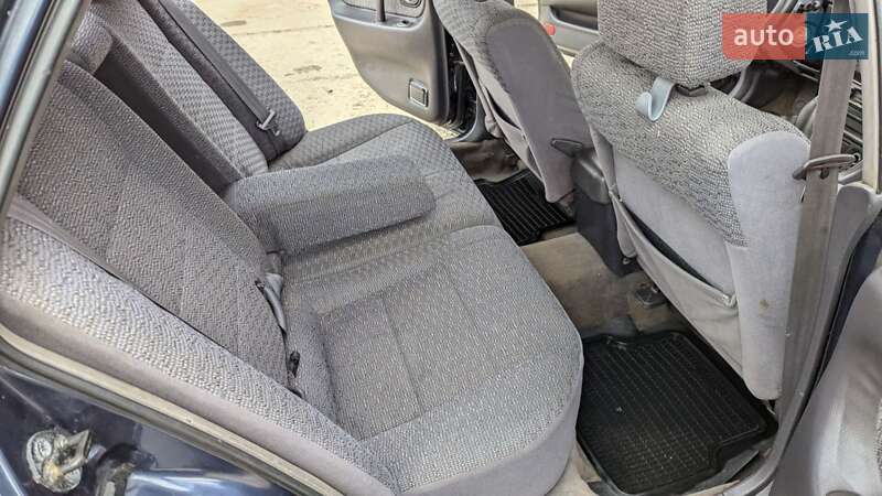 Ліфтбек Mitsubishi Galant 1993 в Шумську