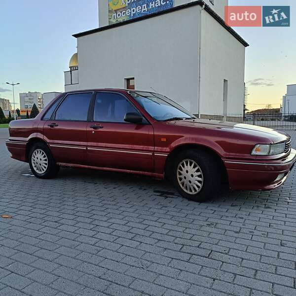 Седан Mitsubishi Galant 1992 в Львове