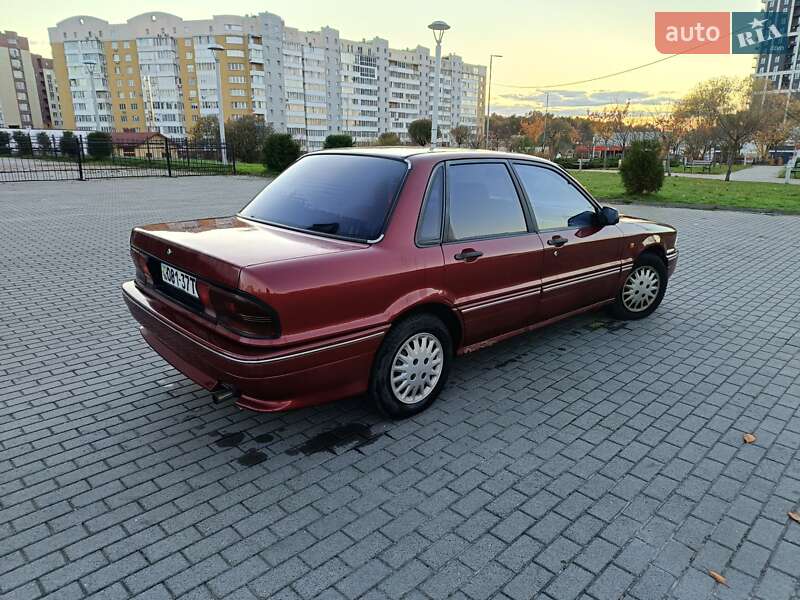 Седан Mitsubishi Galant 1992 в Львове
