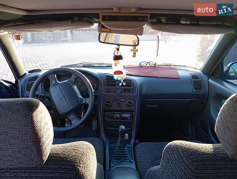 Седан Mitsubishi Galant 1993 в Кривом Роге