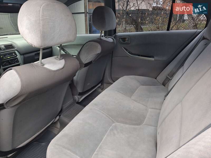 Седан Mitsubishi Galant 2003 в Львові